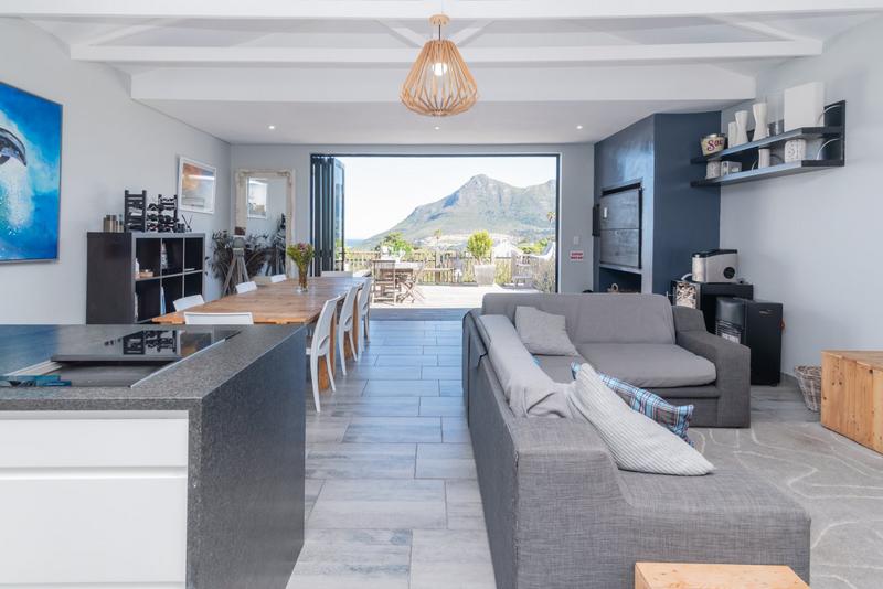 7 Bedroom Property for Sale in San Michel Western Cape